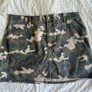 GAP camo denim mini skirt